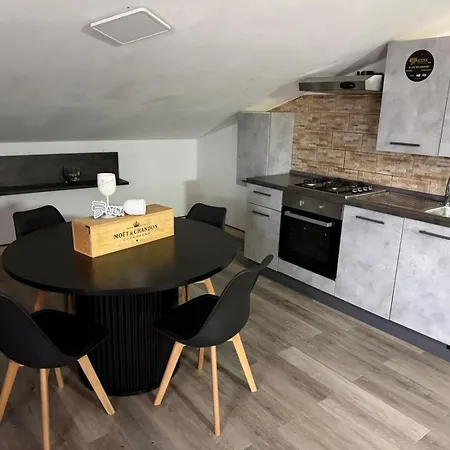 Atena Imperial Apartment